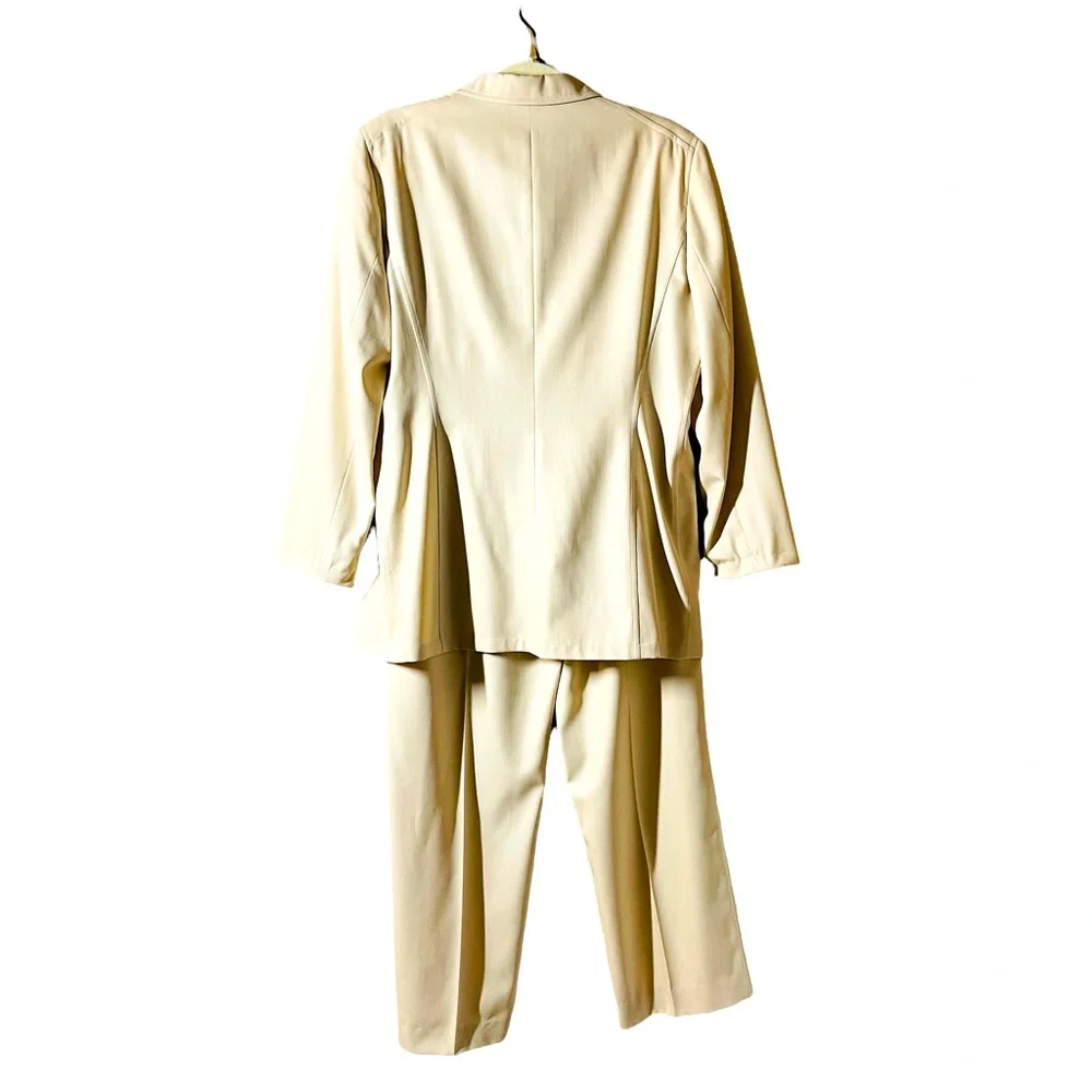 Escada Pants Set - Picture 2 of 4